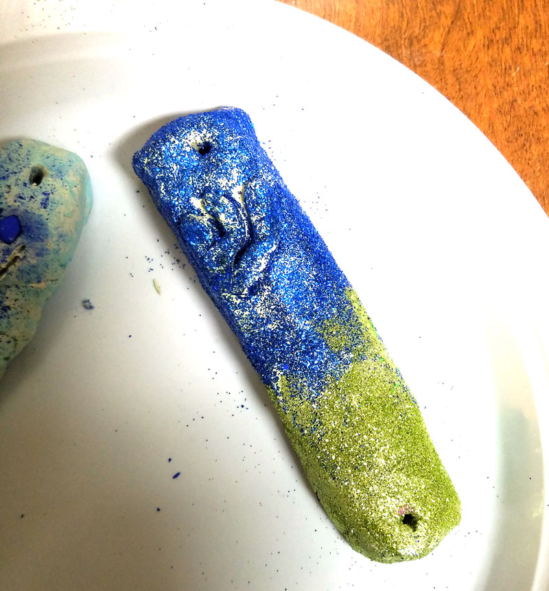This adorable DIY clay mezuzah craft for kids is a cool Jewish craft for kids to make - it's super easy too!
