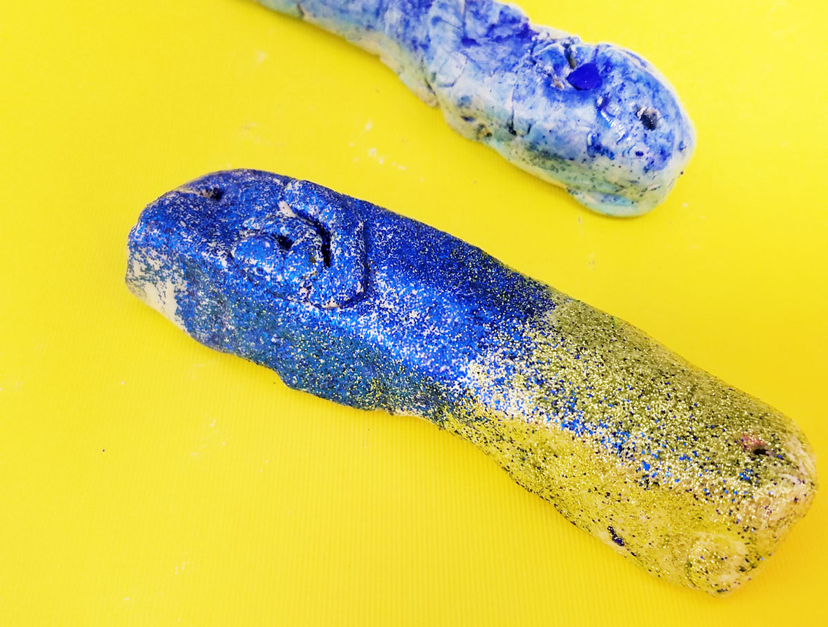 This adorable DIY clay mezuzah craft for kids is a cool Jewish craft for kids to make - it's super easy too!