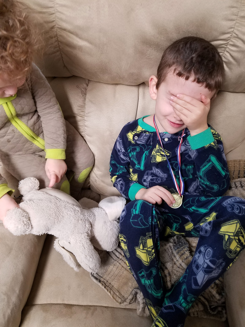 Make bedtime special with these super simple tips and tricks for preschoolers and toddlers #parenting #jewishparenting #jewishmom #jewish #motherhood