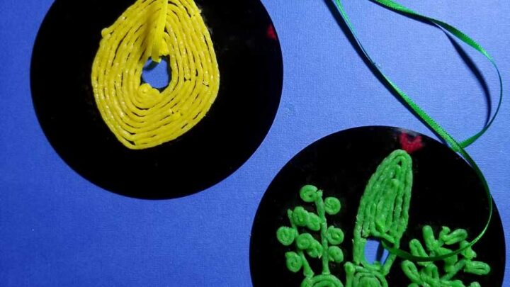 Sukkah Decorations Children’s Craft from Old CDs