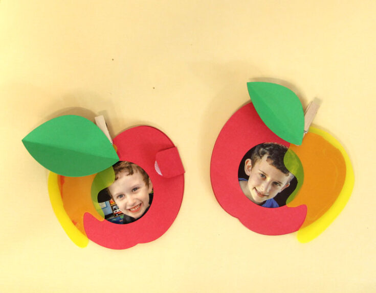 Apple Card Craft for Kids - Jewish Moms & Crafters