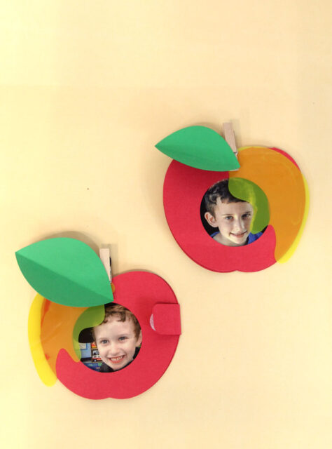 Apple Card Craft for Kids - Jewish Moms & Crafters