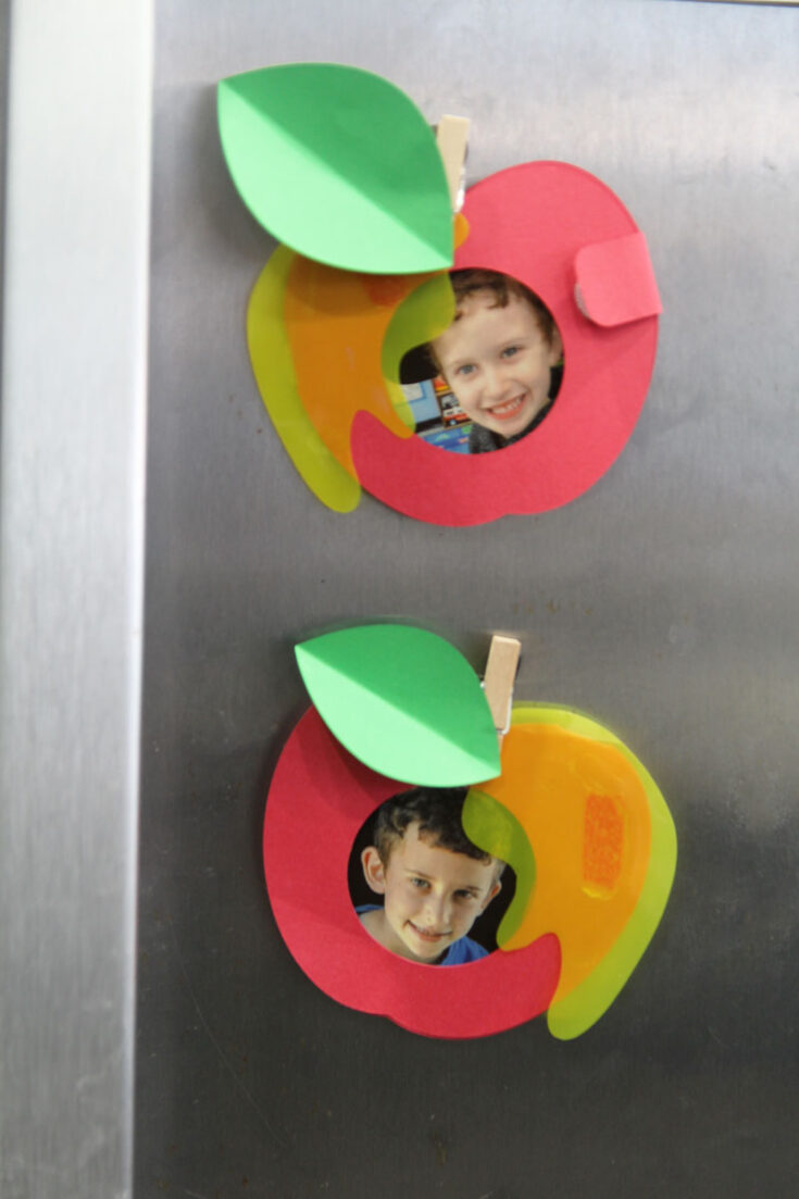 Apple Card Craft for Kids - Jewish Moms & Crafters