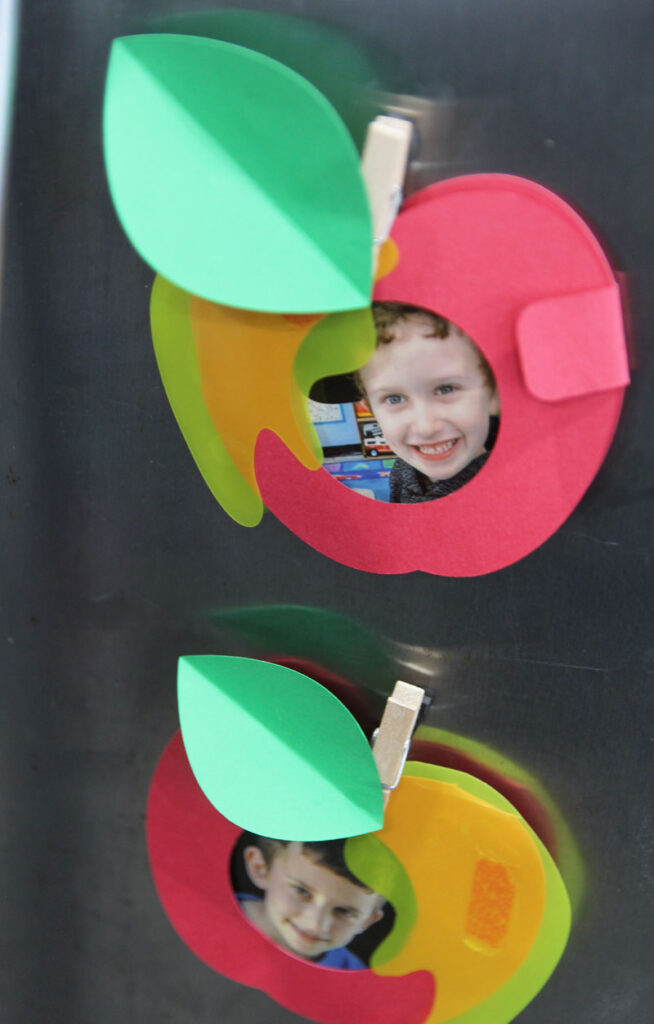 Apple Card Craft for Kids - Jewish Moms & Crafters