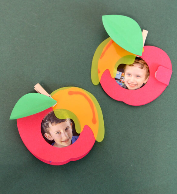 Apple Card Craft for Kids - Jewish Moms & Crafters