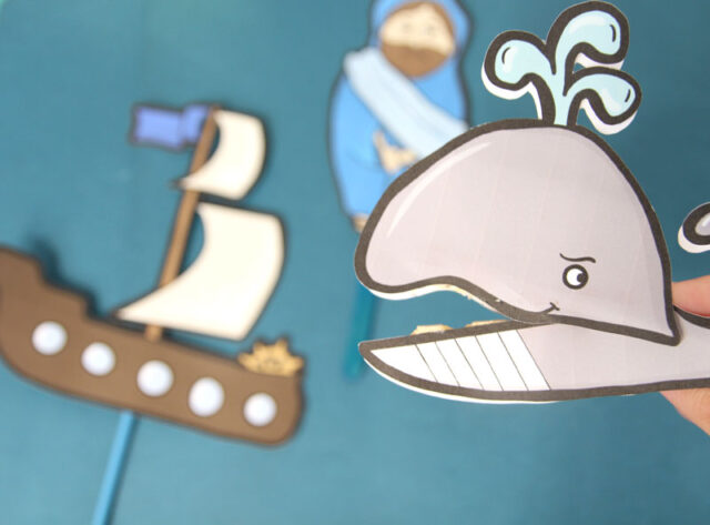 Jonah & The Whale Puppets Craft - Jewish Moms & Crafters