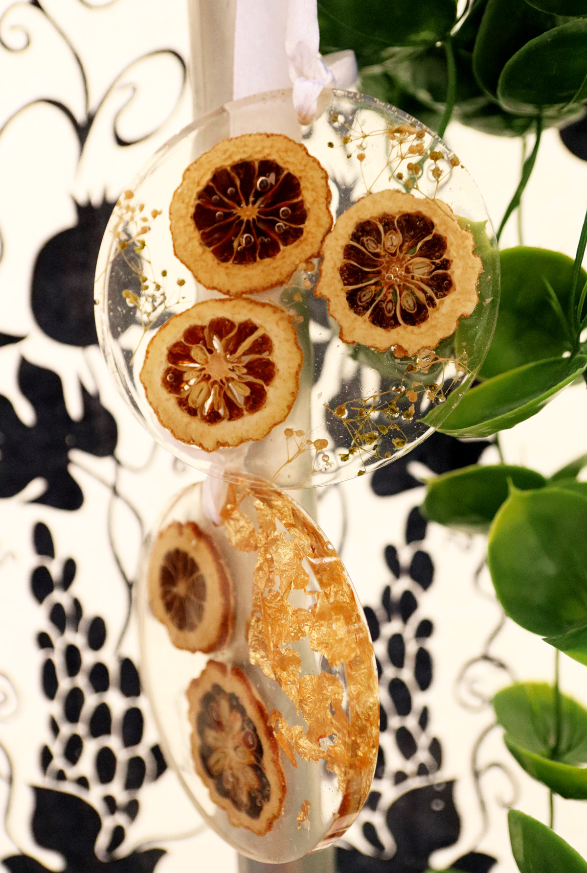 three etrog slices in resin sukkah decorations