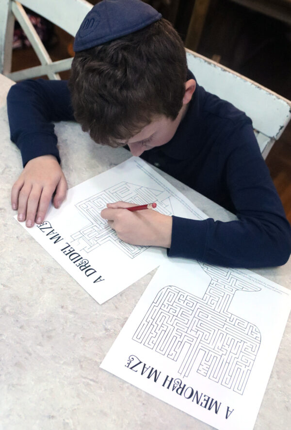 Hanukkah Mazes with a Free Printable! - Jewish Moms &amp; Crafters